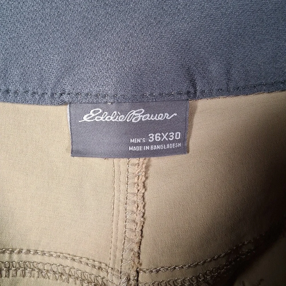 Eddie Bauer Rainer Cargo Pants Men Size 36x30 Khaki Mid-Rise Stretch UPF DWR
